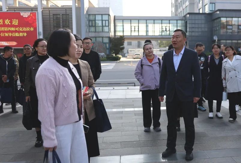 新疆可克达拉市教育代表团赴省丹中参观交流